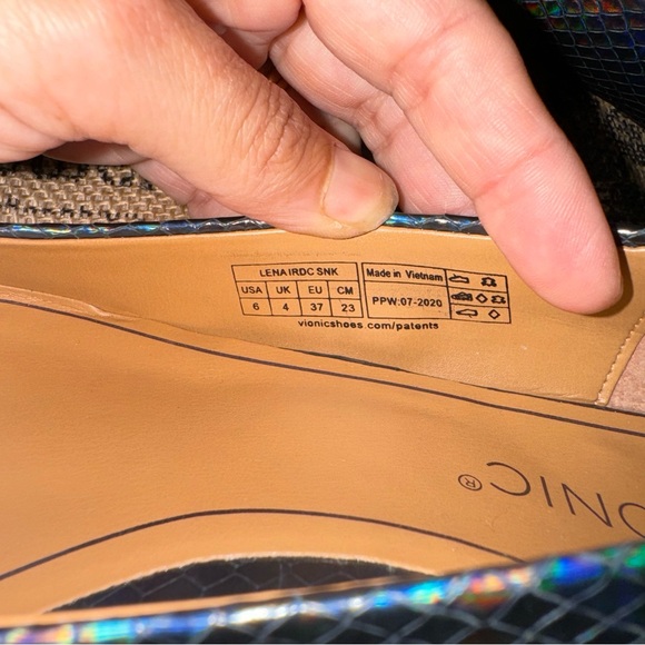Vionic NWOB! Lena Iridescent Snake Print Ballet Pointed Flats Size 6 - Picture 8 of 13